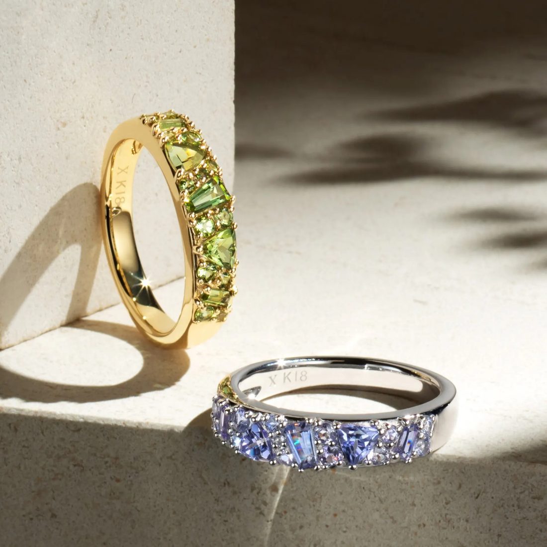Vacances rings on stone