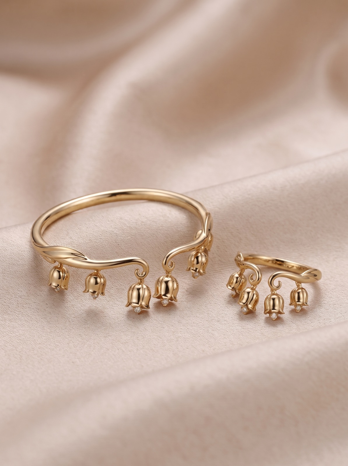 Angel's trumpet ring & wrist piece